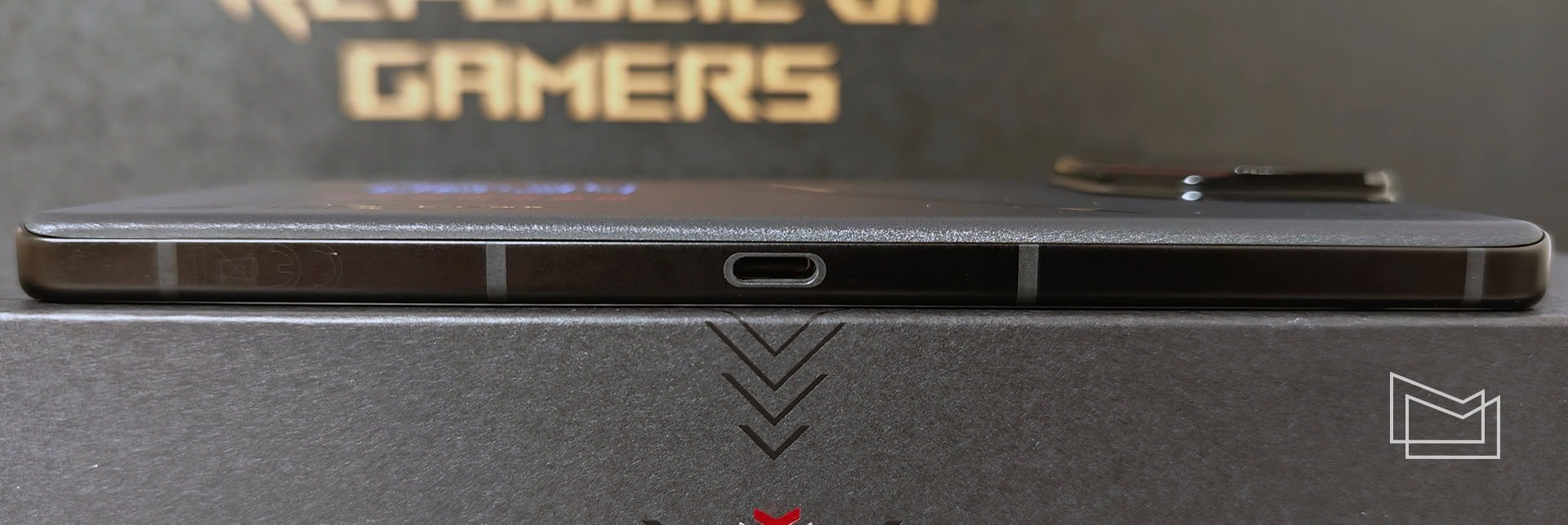 Огляд ASUS ROG Phone 9 Pro: зовнішній вигляд