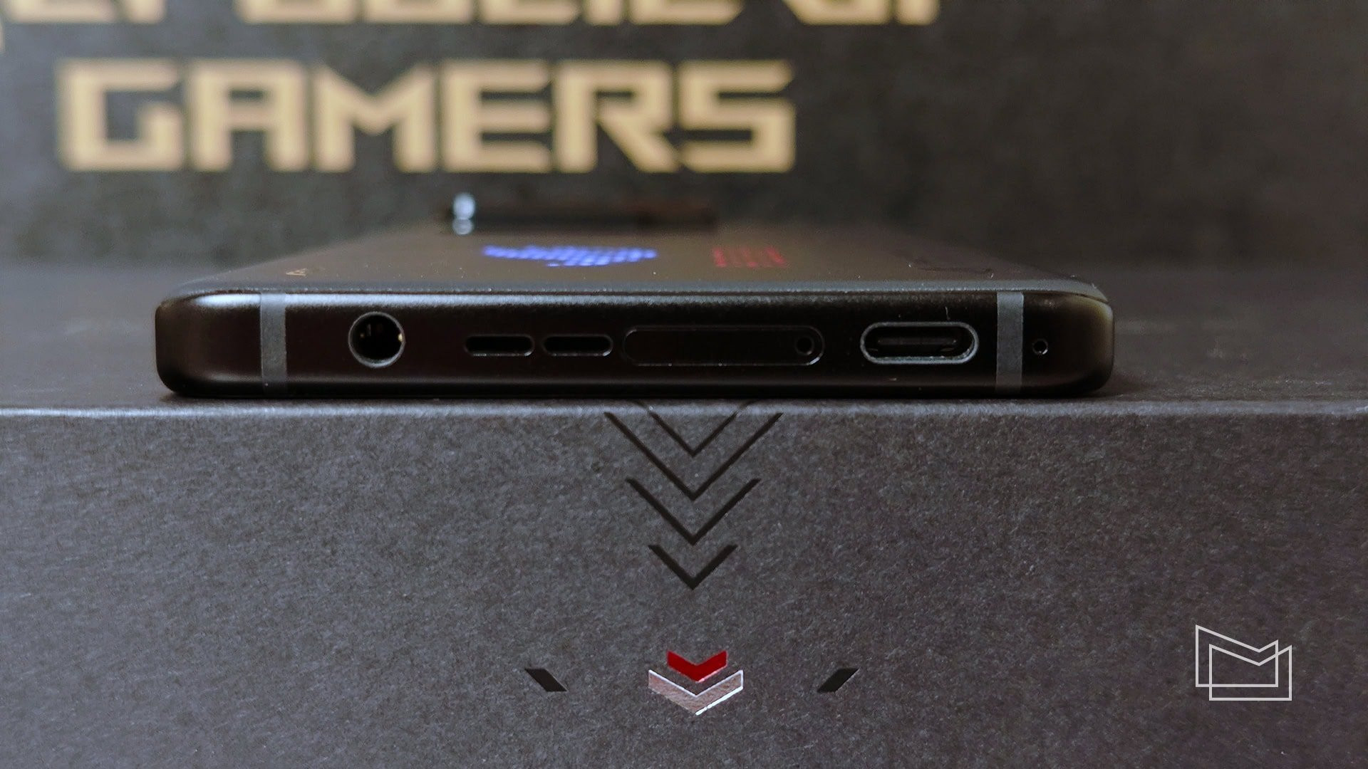 Огляд ASUS ROG Phone 9 Pro: зовнішній вигляд