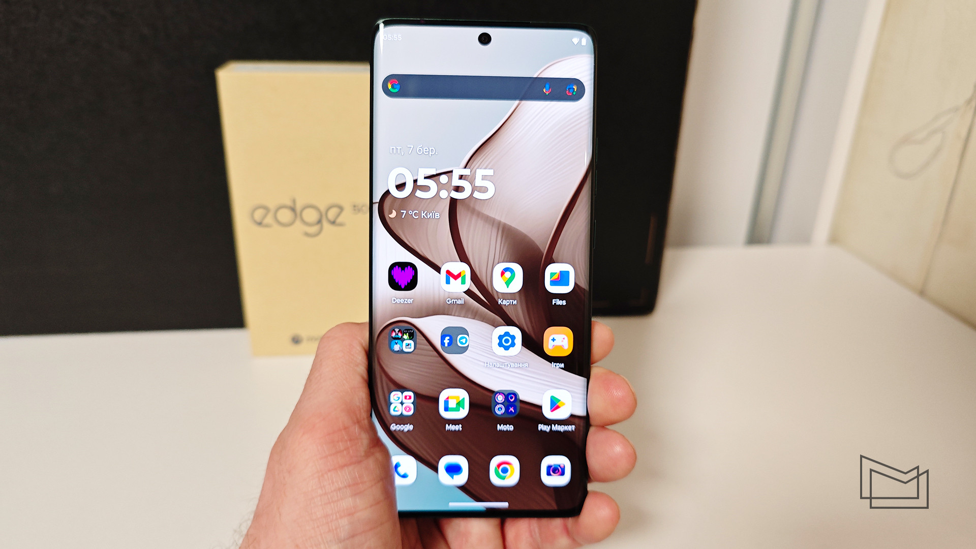 Motorola Edge 50: дизайн та зручність використання