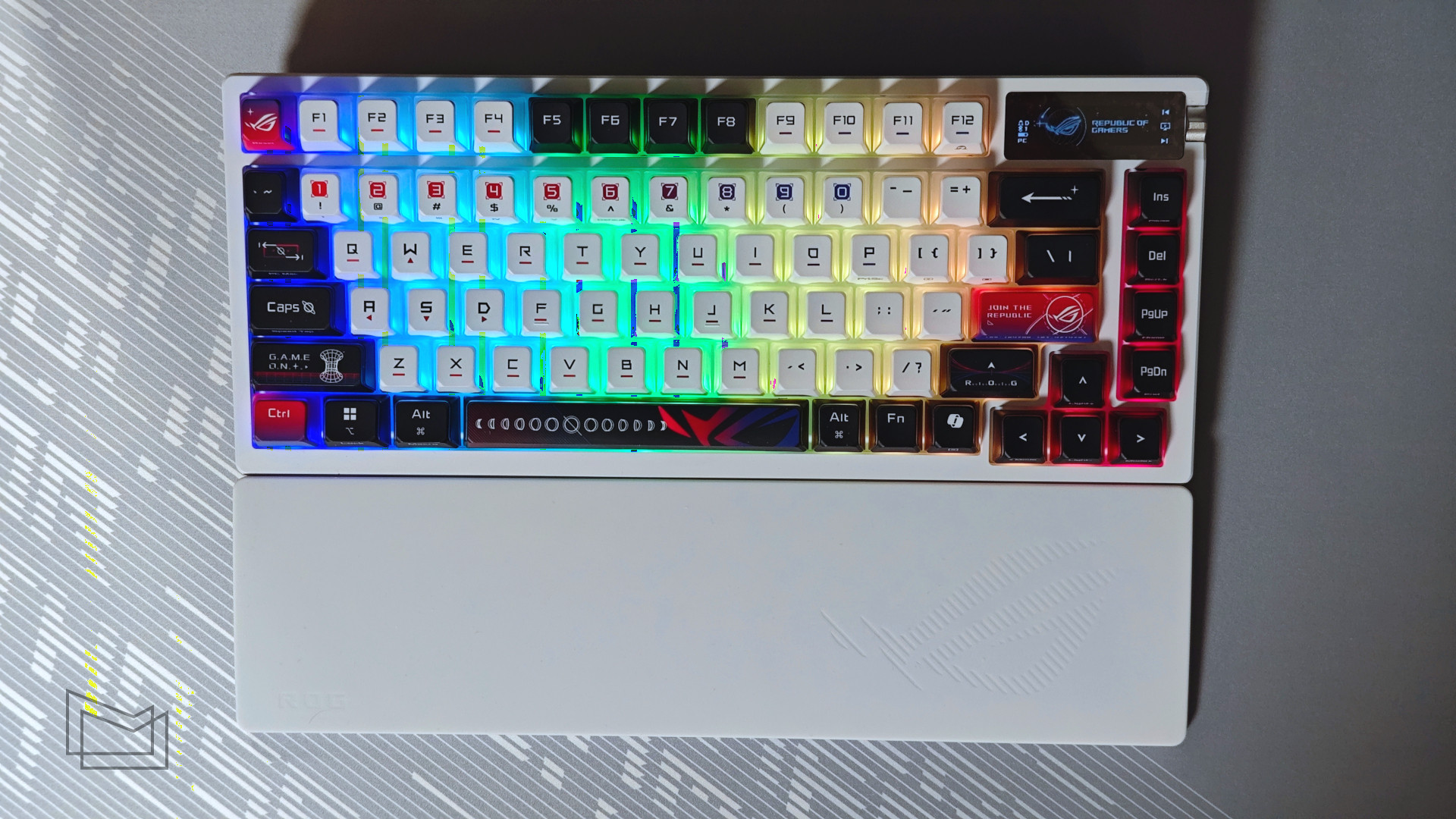 Огляд ASUS ROG Azoth X: функціональність, можливості, автономність