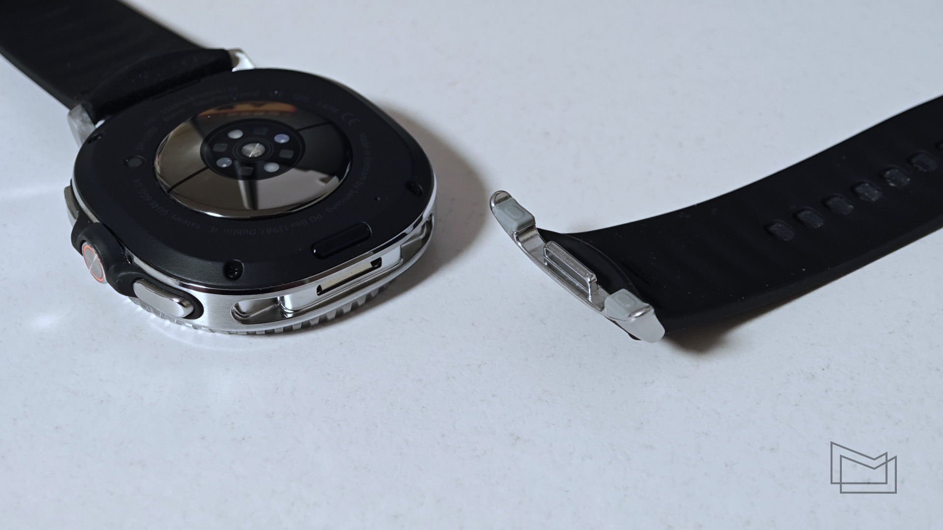 Огляд Samsung Galaxy Watch8 та Watch8 Classic: дизайн та матеріали