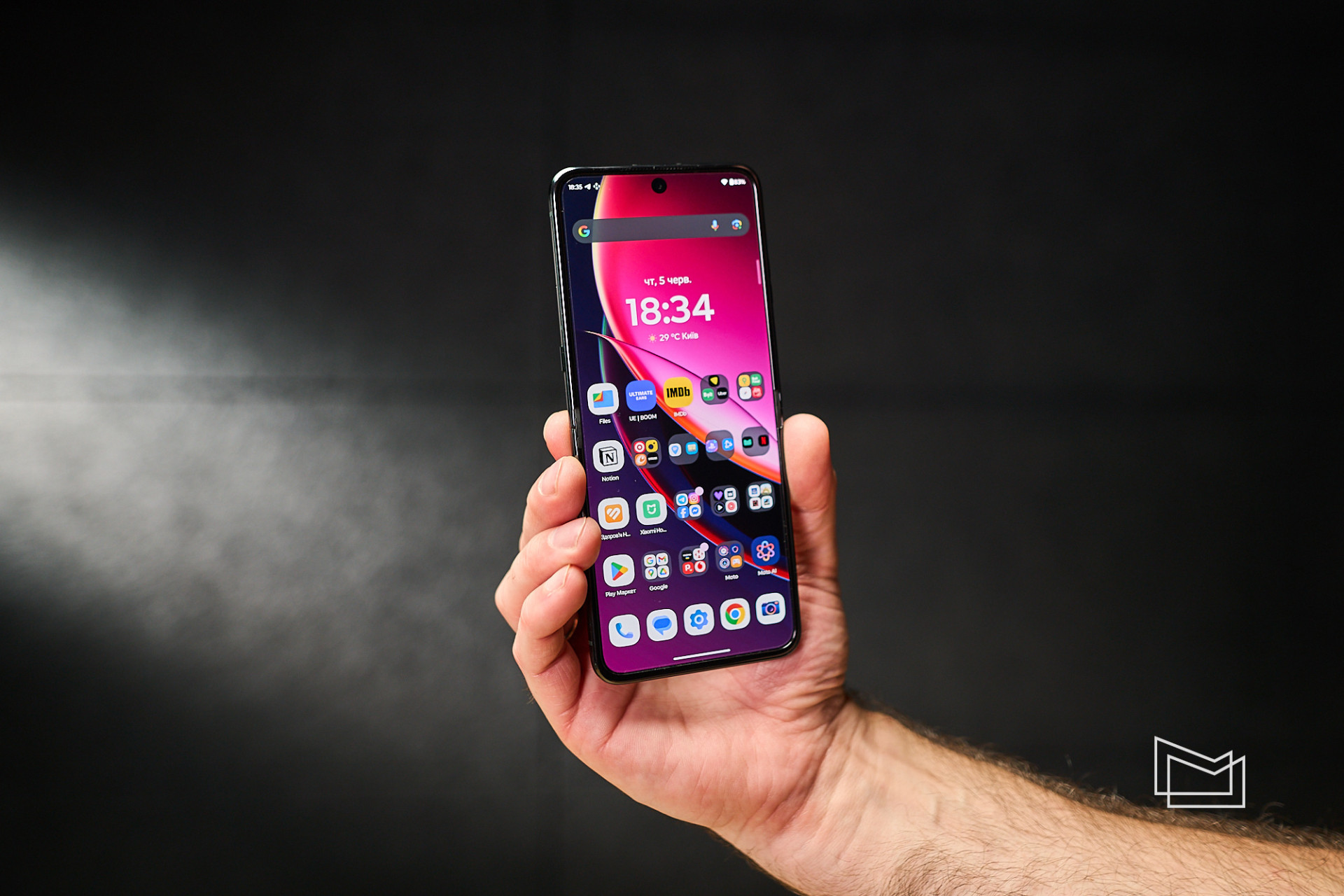 Огляд Motorola Razr 60 Ultra: дизайн та ергономічність