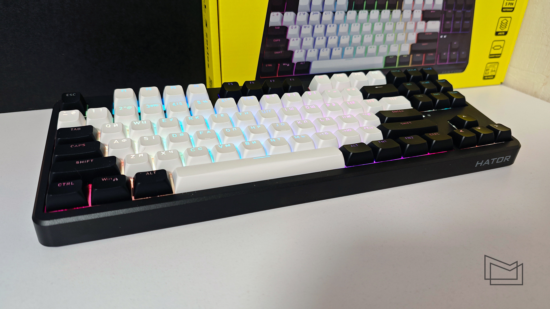 Огляд HATOR Rockfall 3 TKL Wireless: дизайн та конструкція
