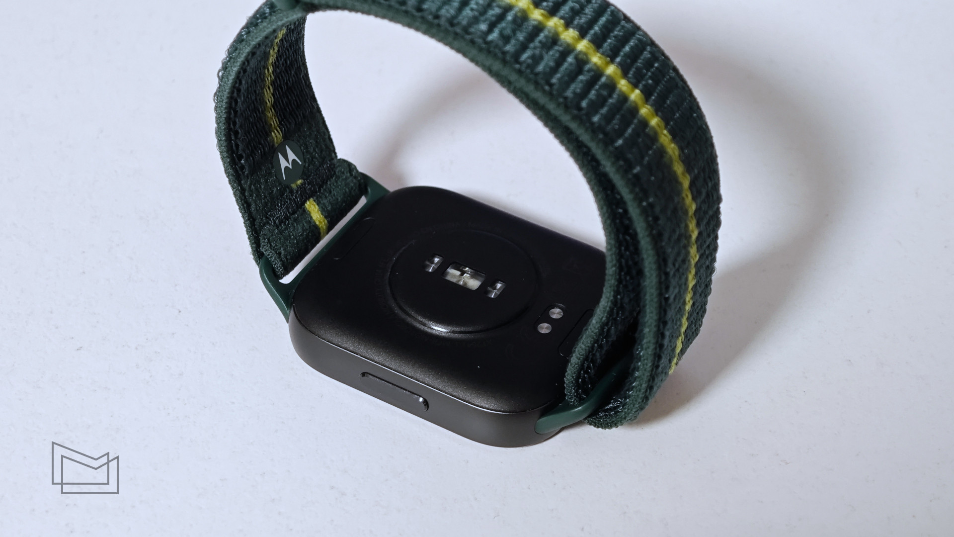 Огляд Motorola Watch Fit: дизайн та матеріали