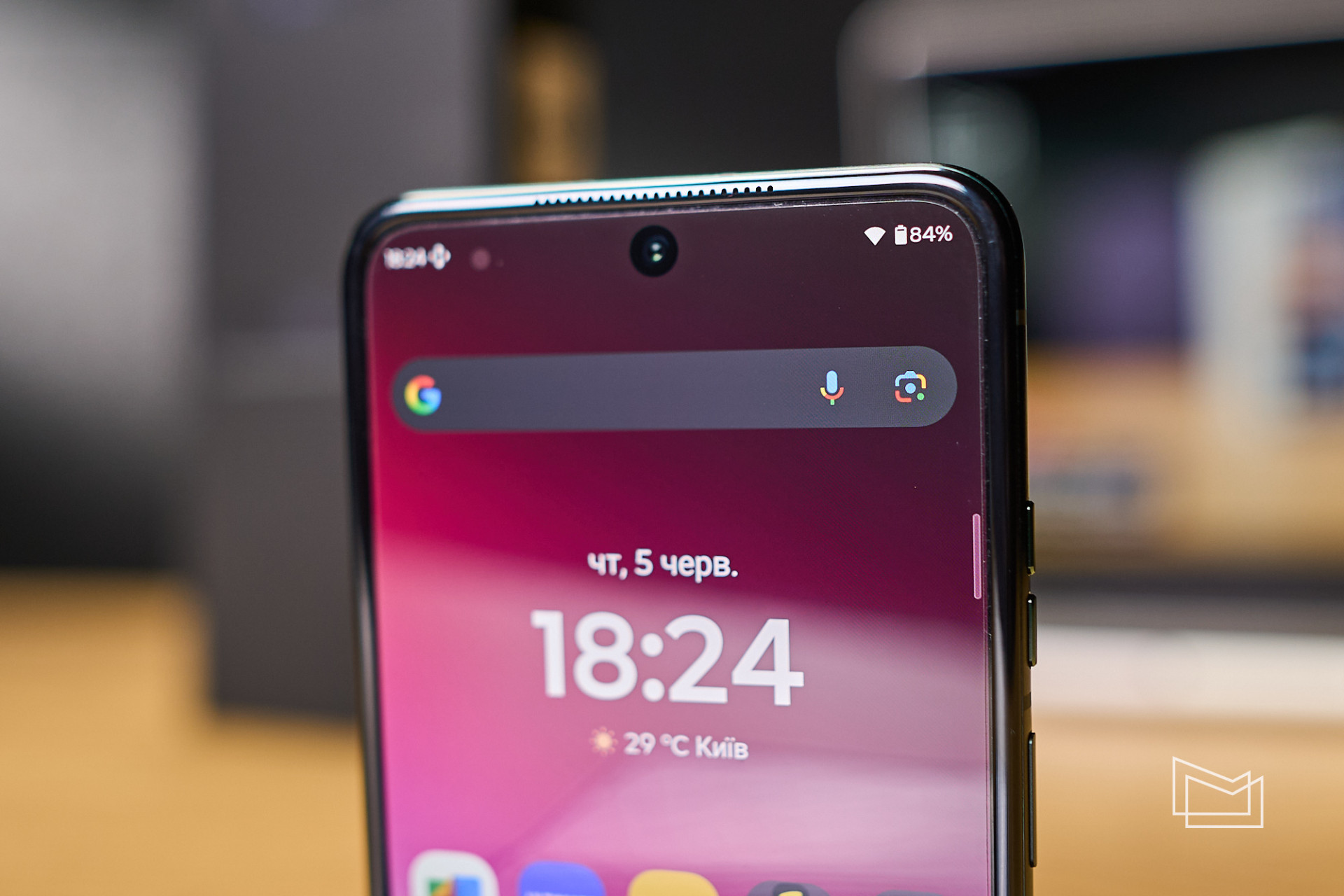 Огляд Motorola Razr 60 Ultra: дизайн та ергономічність