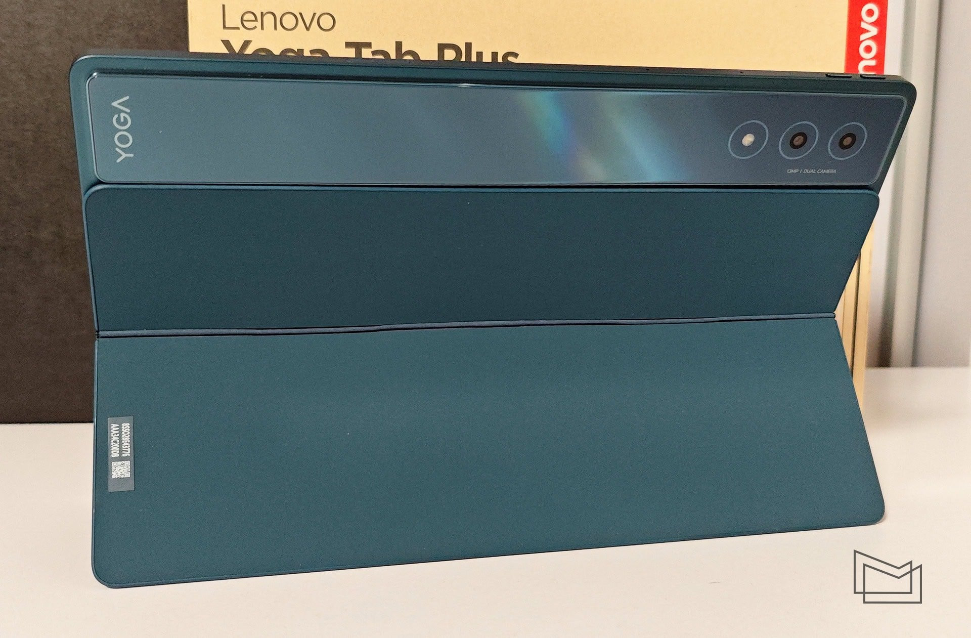 Огляд Lenovo Yoga Tab Plus: комплектація