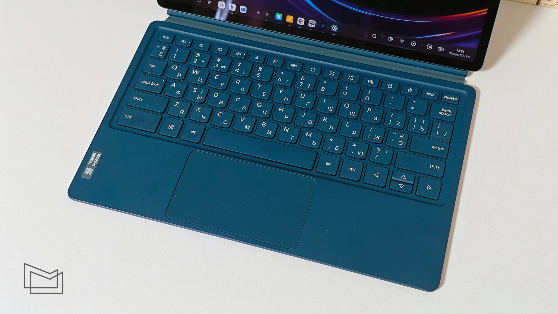 Огляд Lenovo Yoga Tab Plus: комплектація