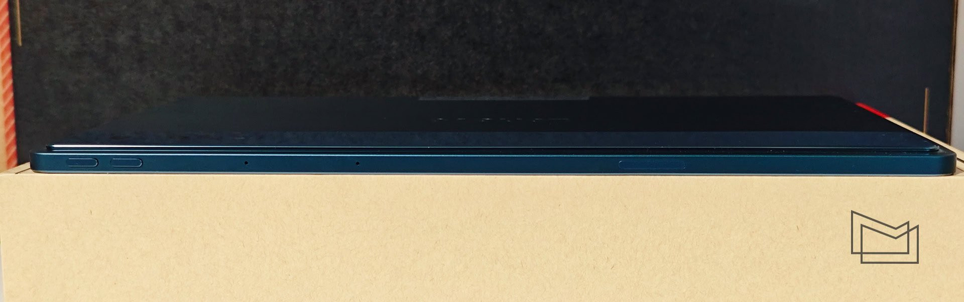 Огляд Lenovo Yoga Tab Plus: дизайн