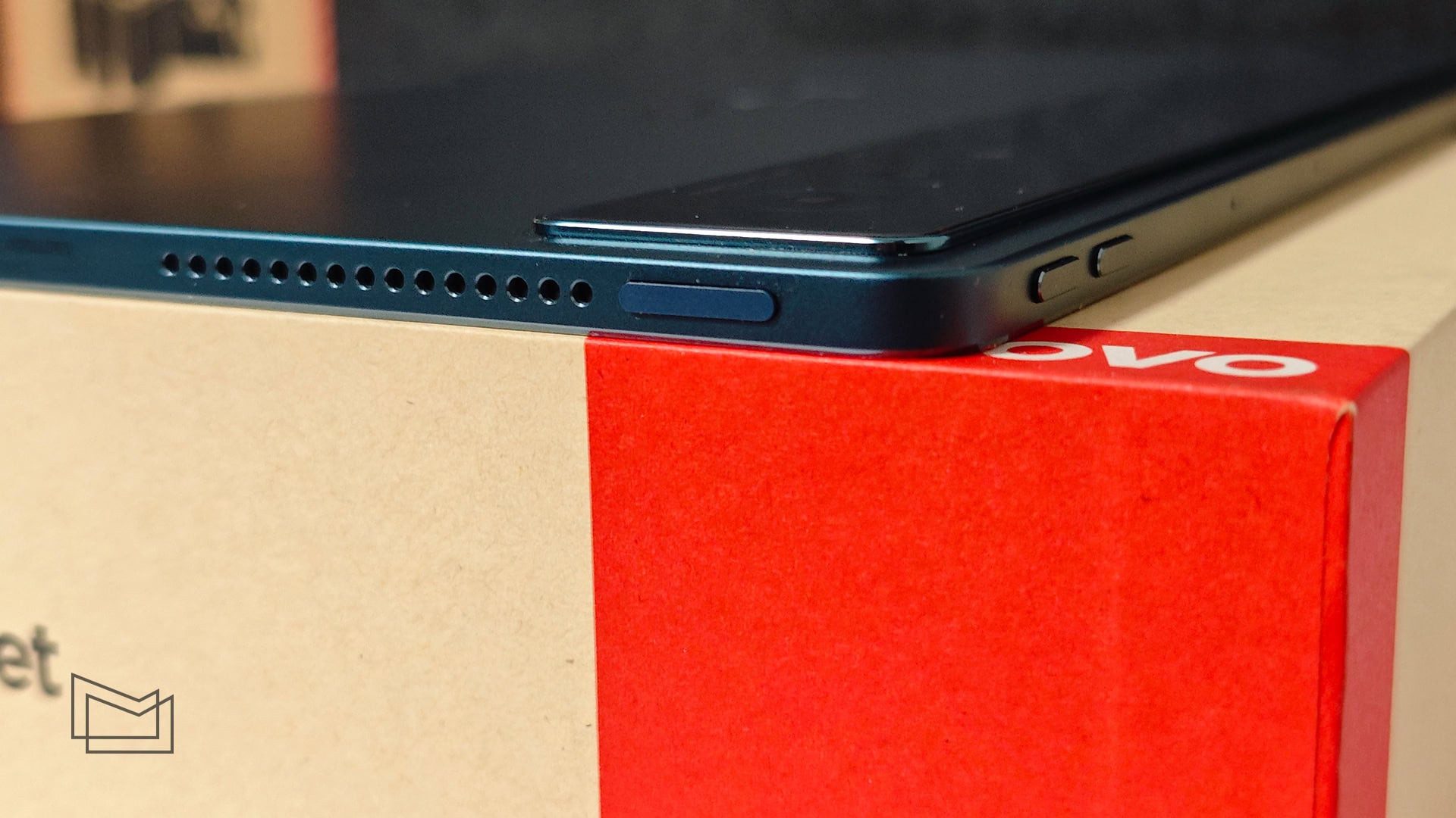 Огляд Lenovo Yoga Tab Plus: сканер відбитків пальців