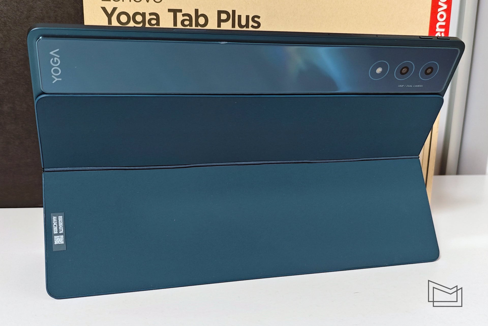 Огляд Lenovo Yoga Tab Plus: підставка