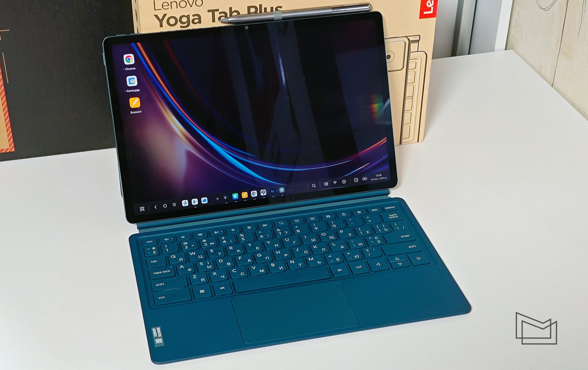 Огляд Lenovo Yoga Tab Plus: клавіатура