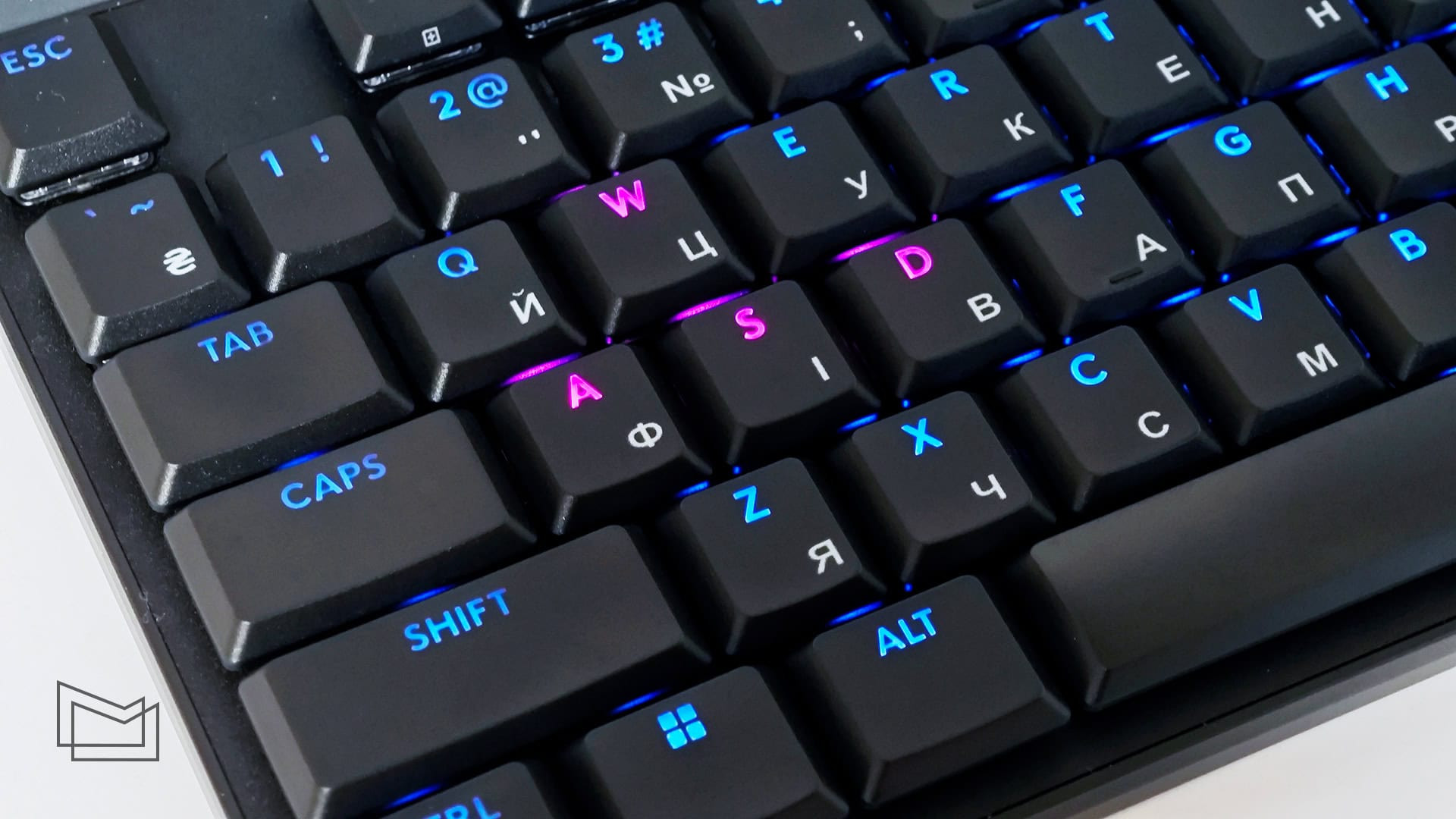 Огляд Logitech G515 Lightspeed TKL: конструкція