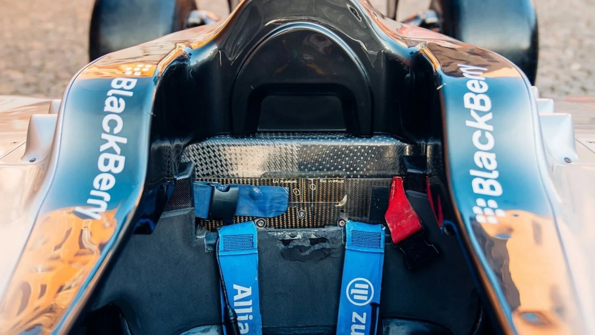 2013_Mercedes_W04_07