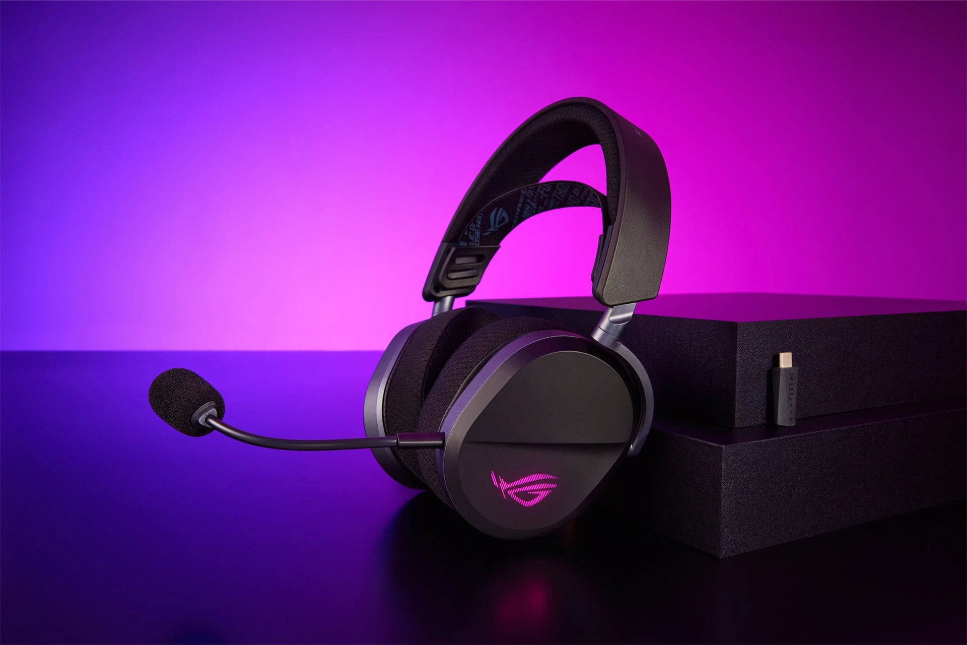 240801_ASUS_ROG_Pelta1133