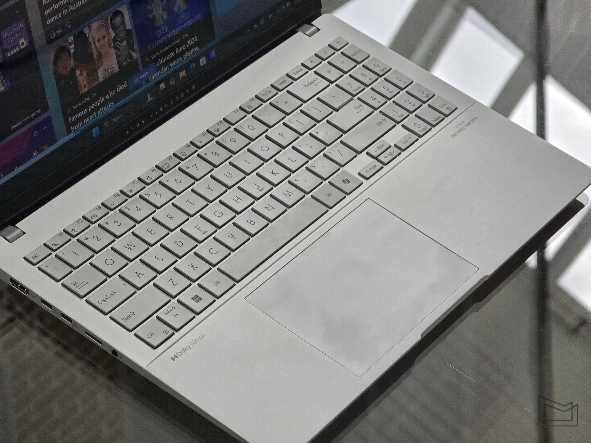 ASUS-Vivobook-S-15-Copilot+PC-10