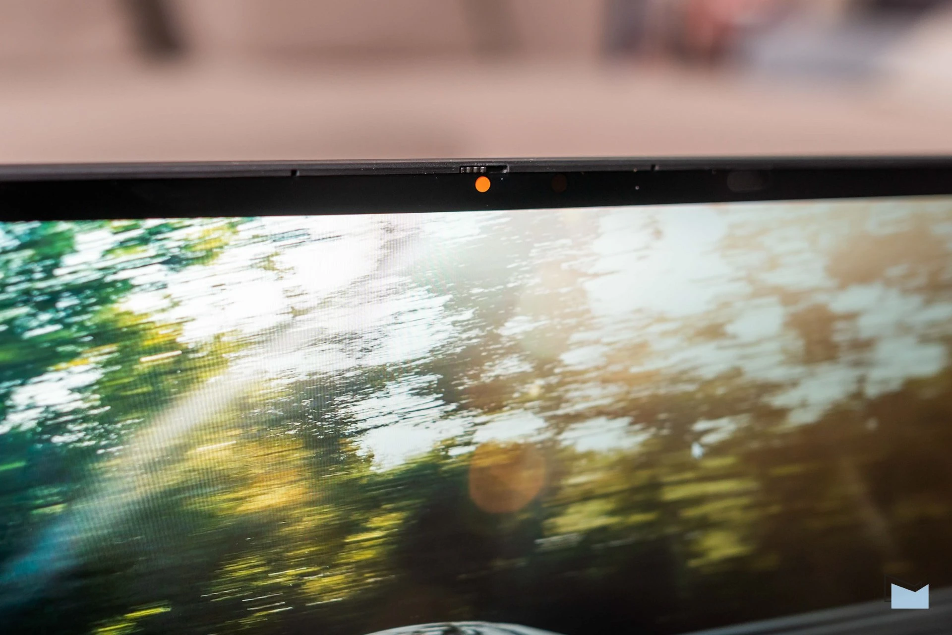ASUS ExpertBook B7 Flip (2 of 2)