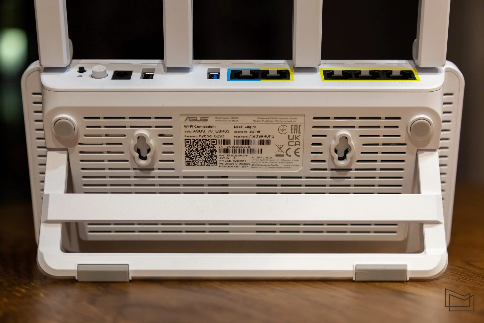 ASUS ExpertWiFi EBR63 (13 of 16)
