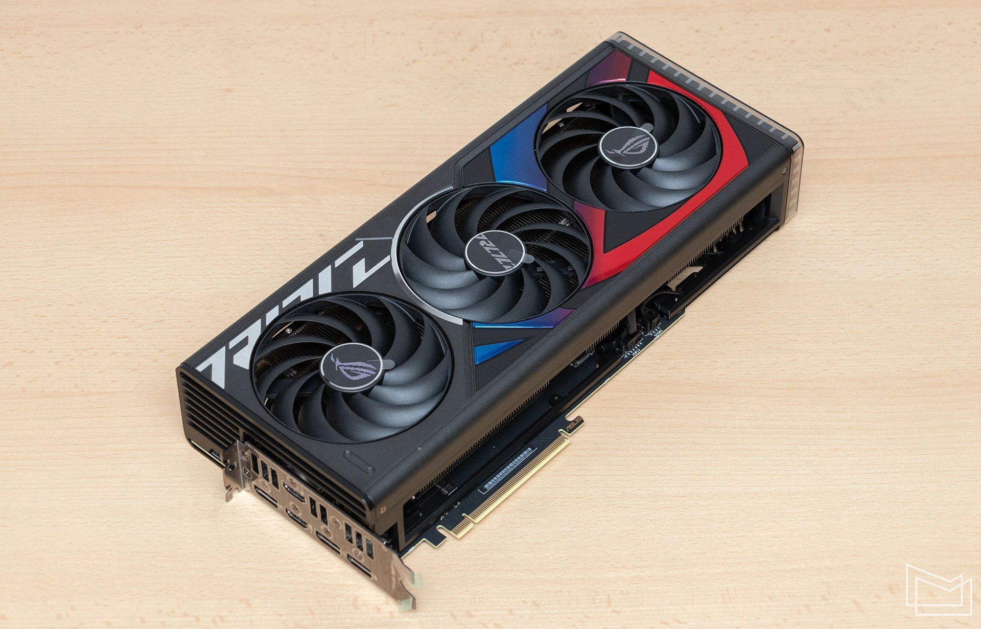 ASUS-ROG-STRIX-RTX-4070Ti-SUPER-OC_7