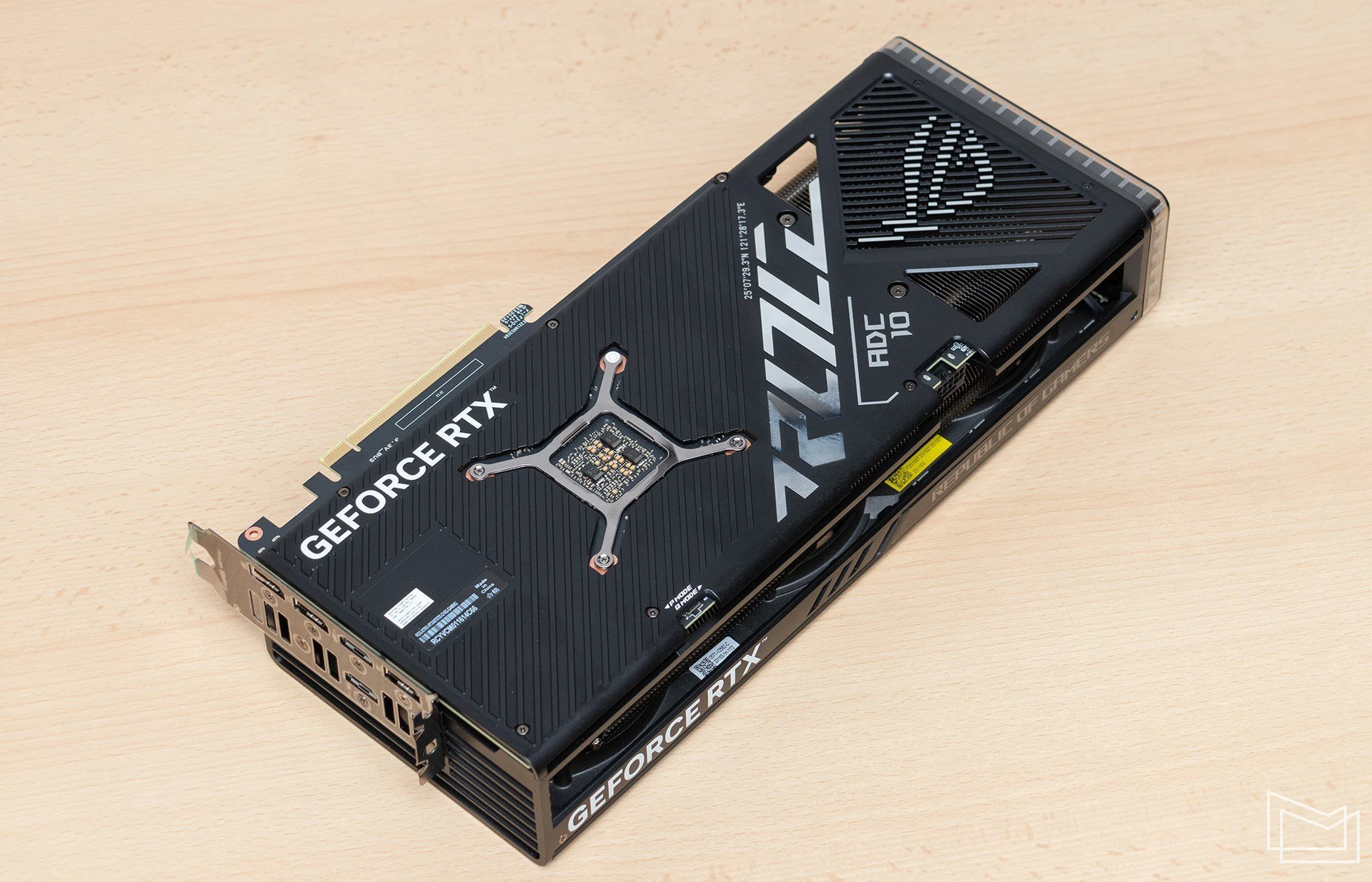 ASUS-ROG-STRIX-RTX-4070Ti-SUPER-OC_8