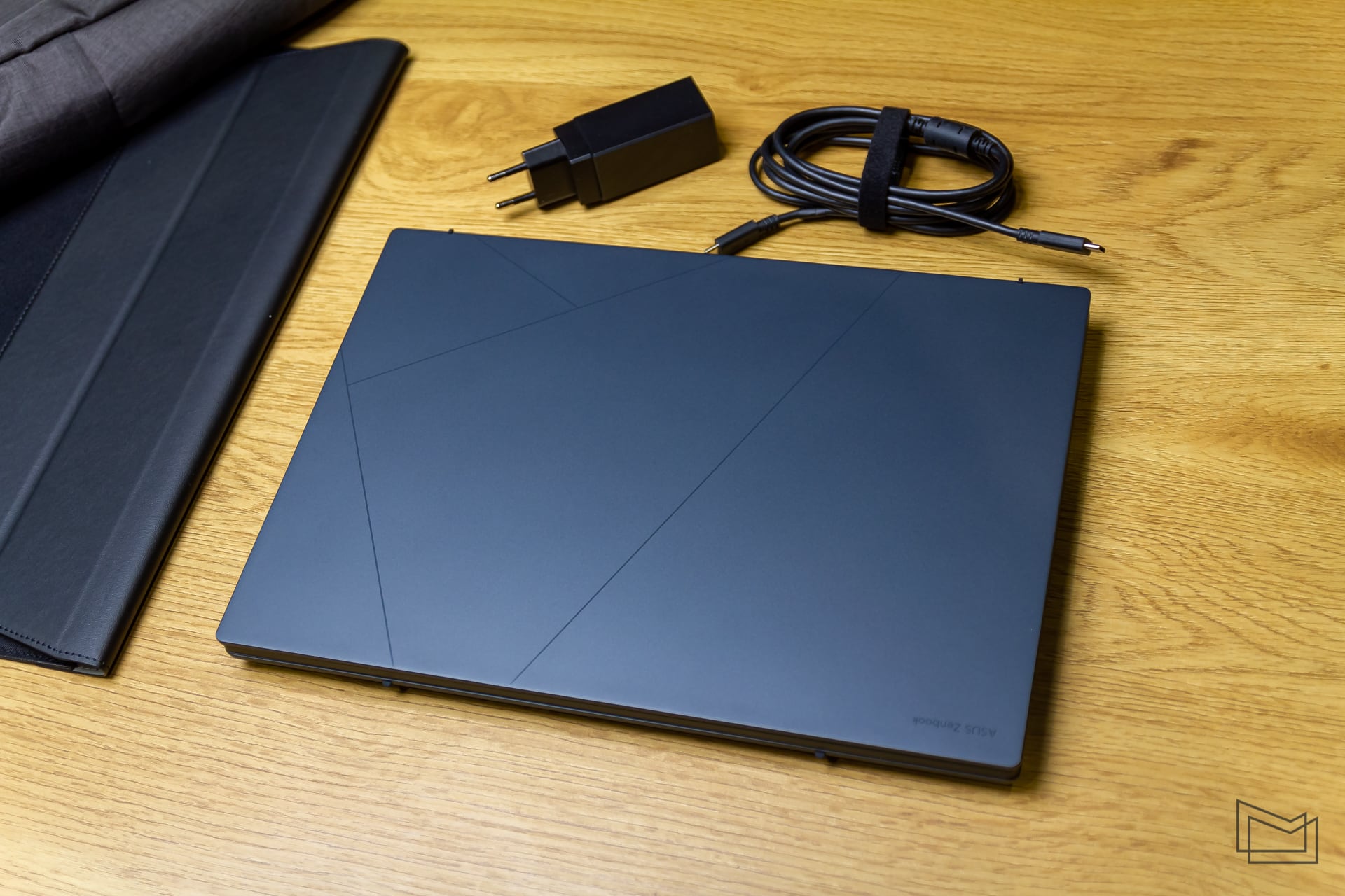 ASUS Zenbook DUO 2024 (1 of 32)