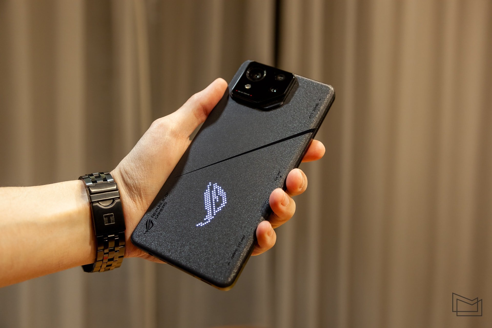 ASUS ROG Phone 8 Pro (12 of 37)