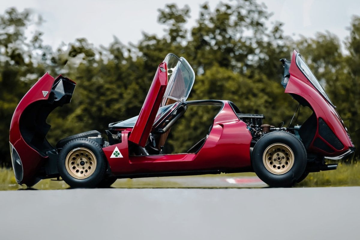 Alfa Romeo 33 Stradale 1967 open