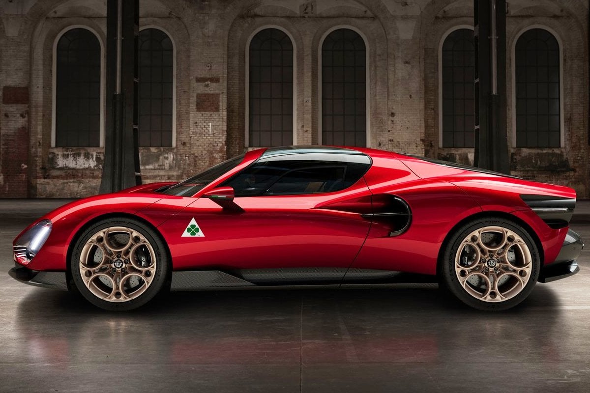 Alfa Romeo 33 Stradale 2024