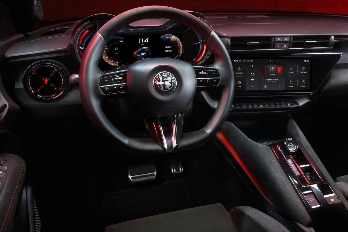 Alfa Romeo Milano inside