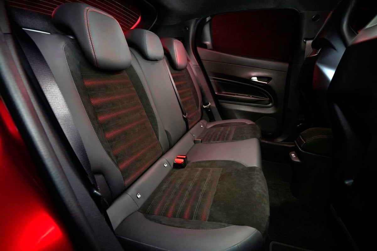 Alfa Romeo Milano seats rear