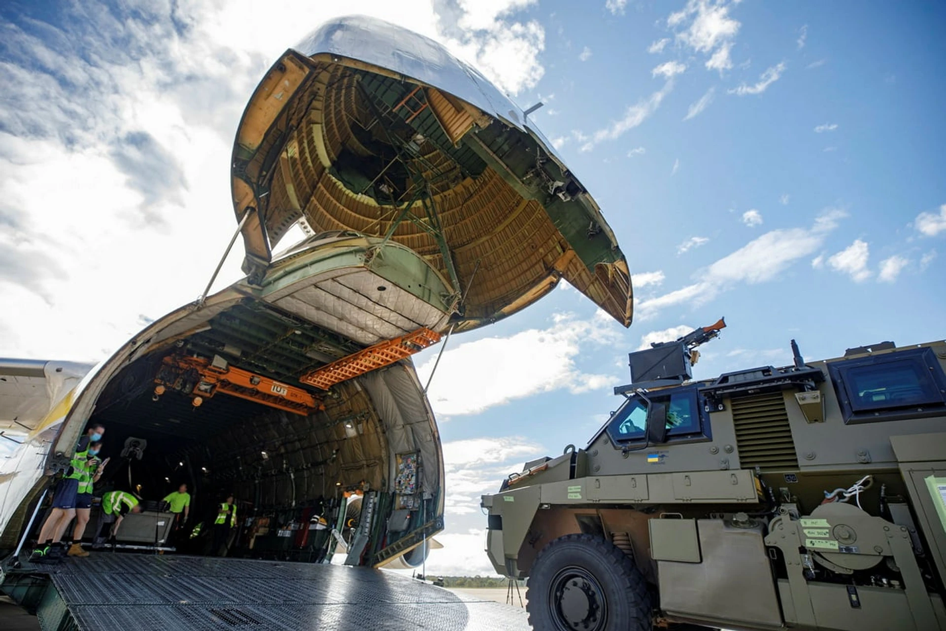 An-124-UA-Millitary_01
