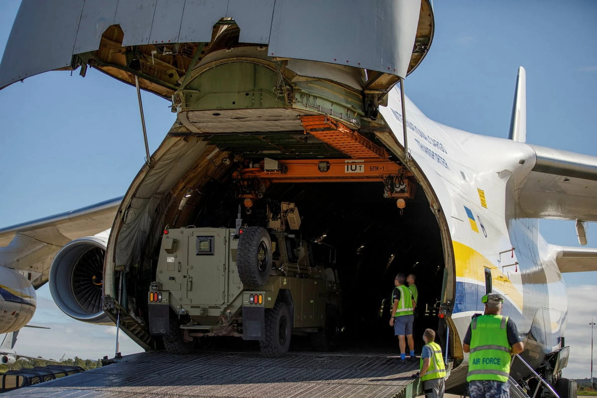 An-124-UA-Millitary_02