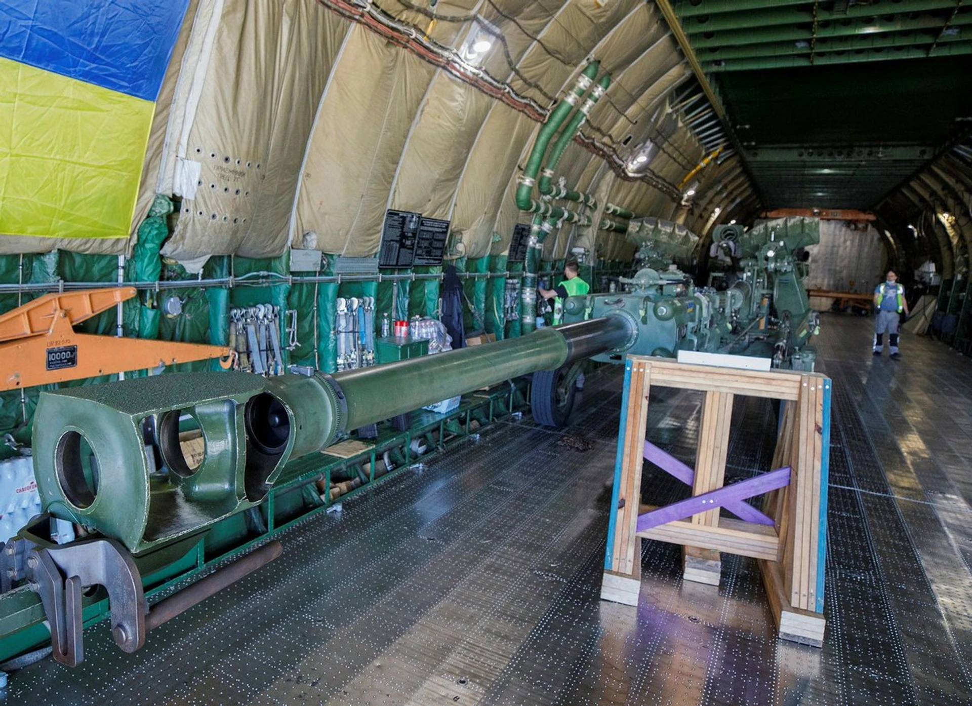 An-124-UA-Millitary_05
