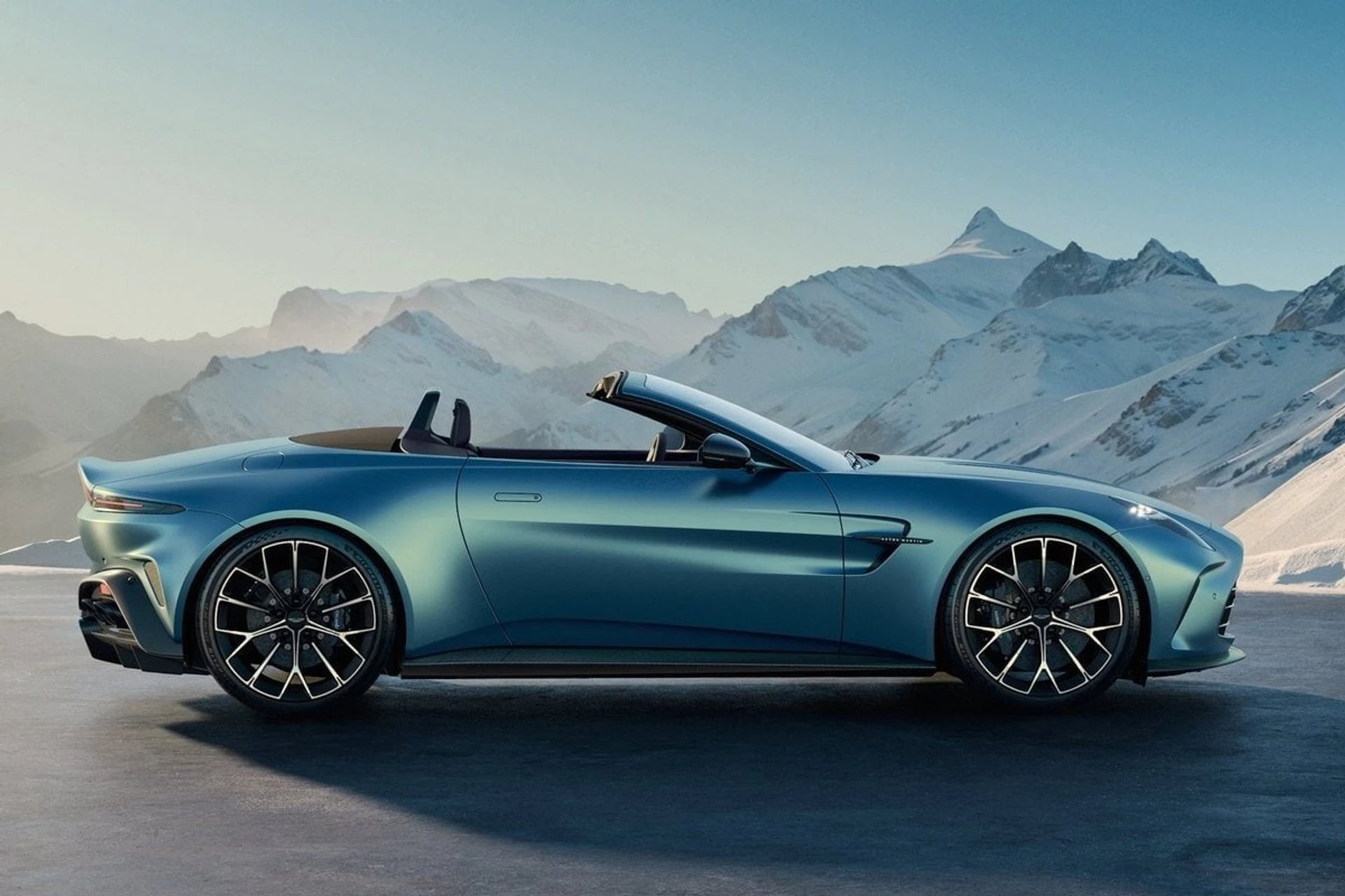 Aston Martin Vantage Roadster 2026