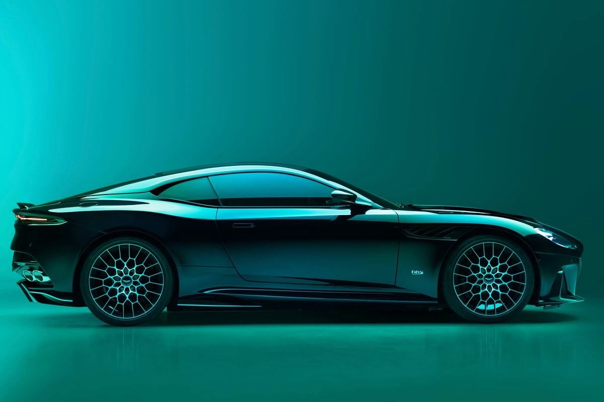 Aston Martin DBS770 Ultimate 2