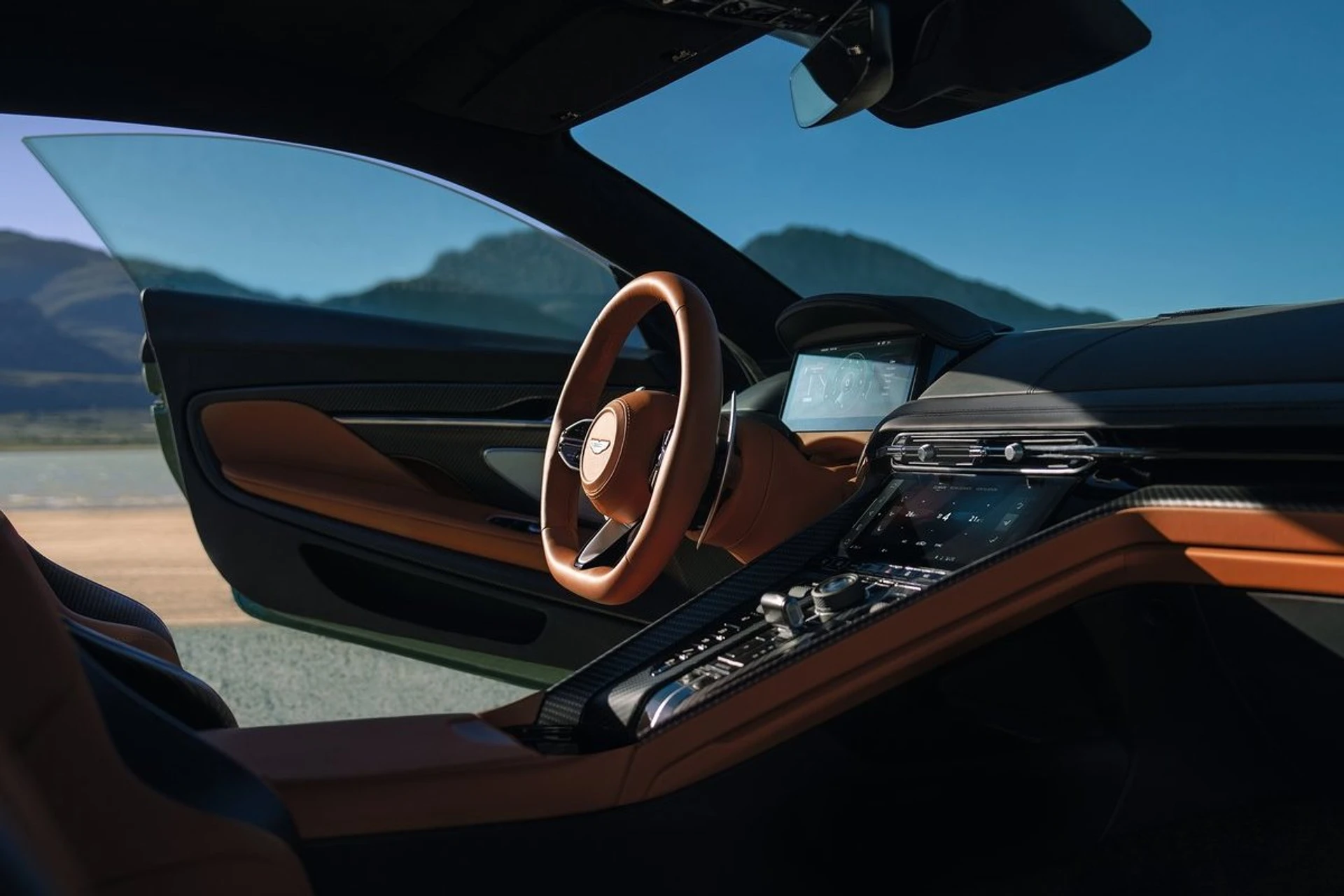 Aston DB12 2024