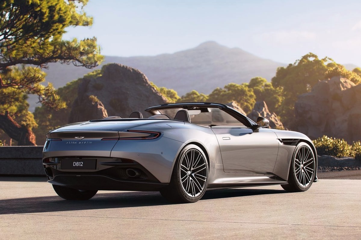 Aston Martin DB12 Volante 3