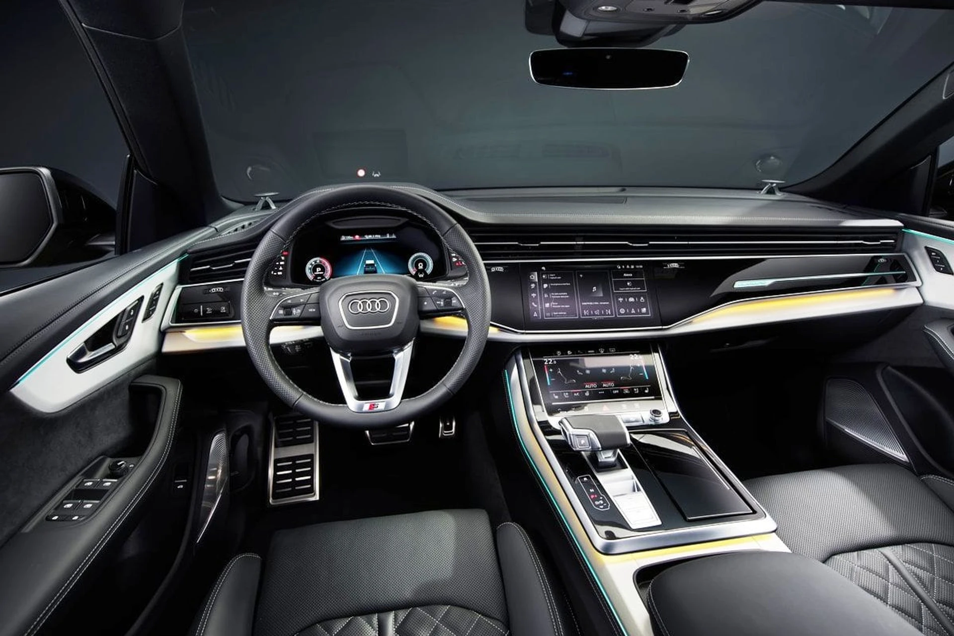 Audi Q8 inside
