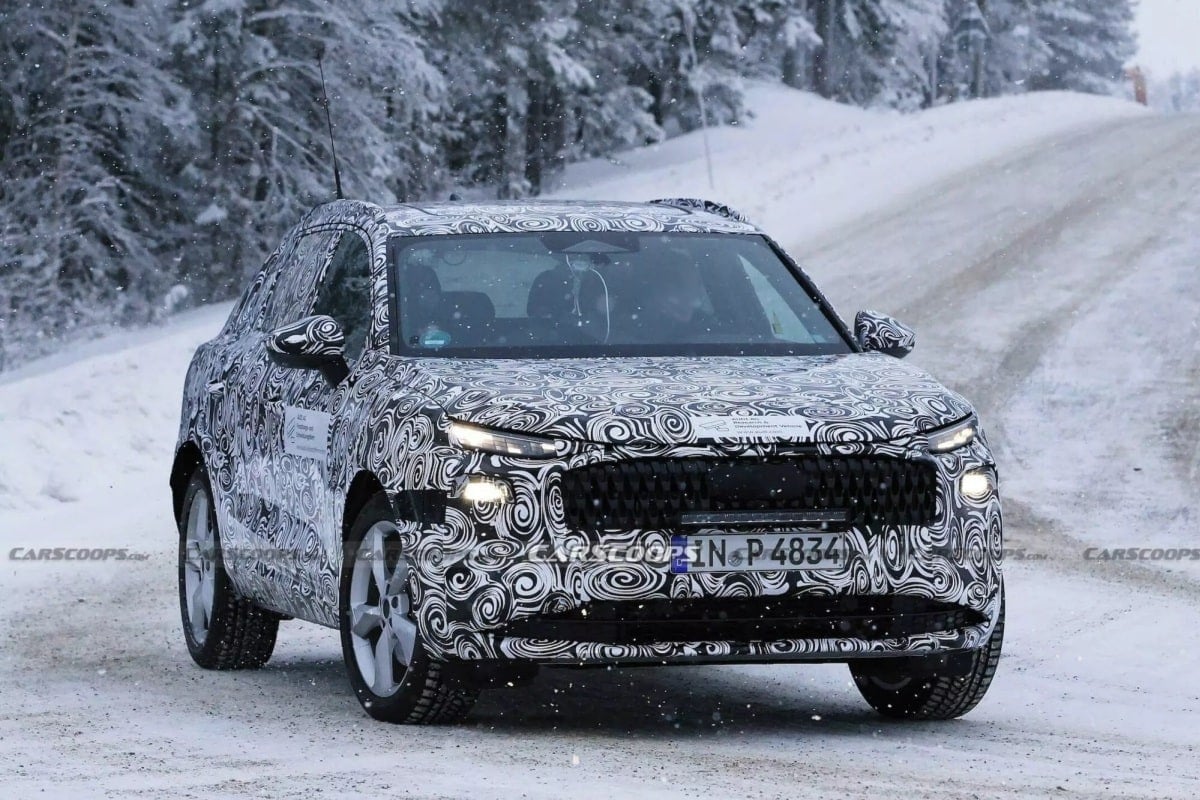 Audi Q3 test front