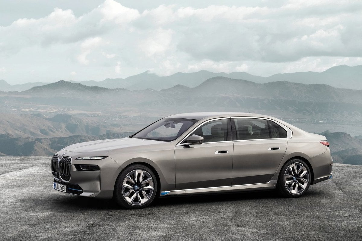 BMW i7 1