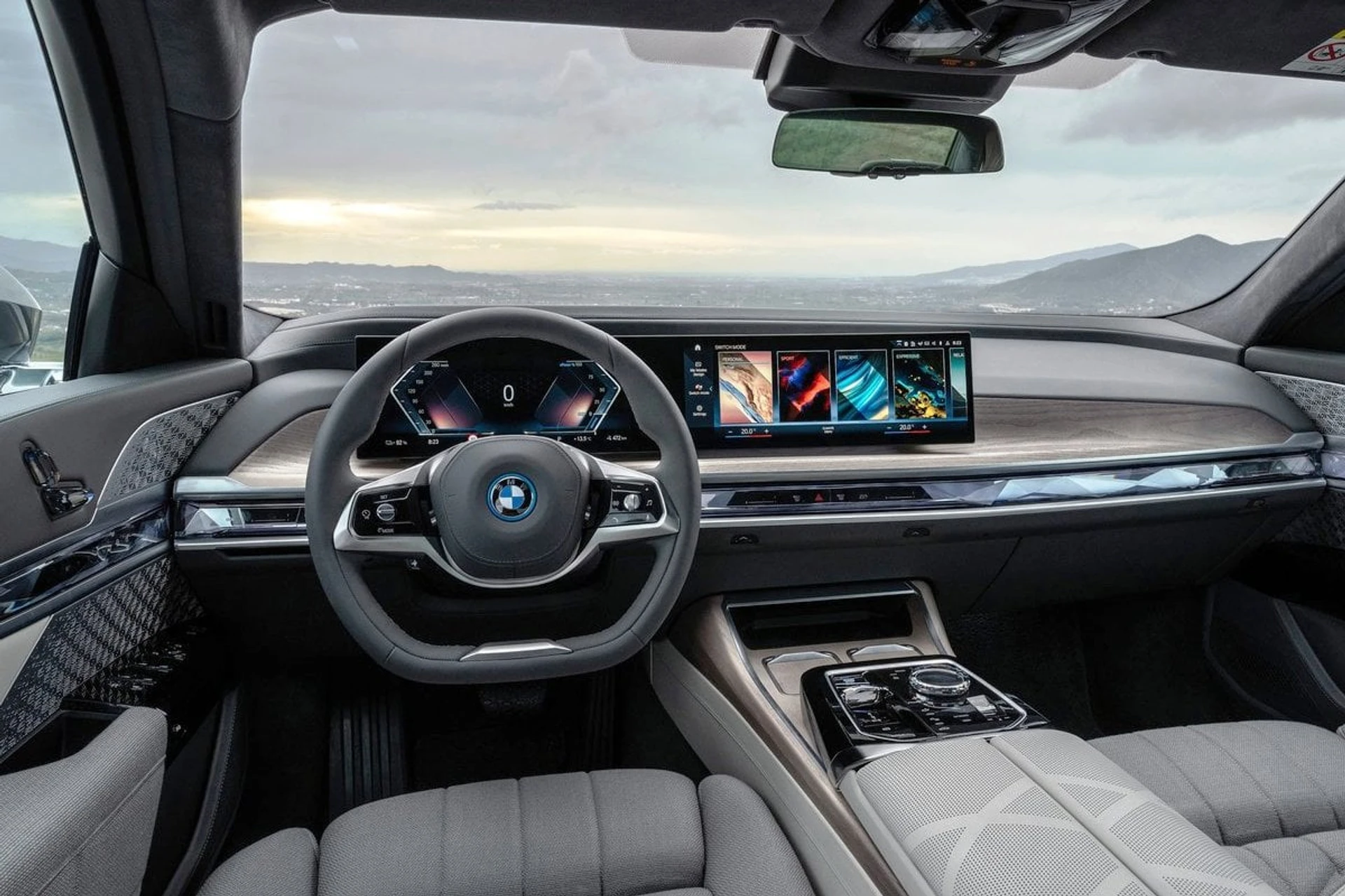 BMW i7 4