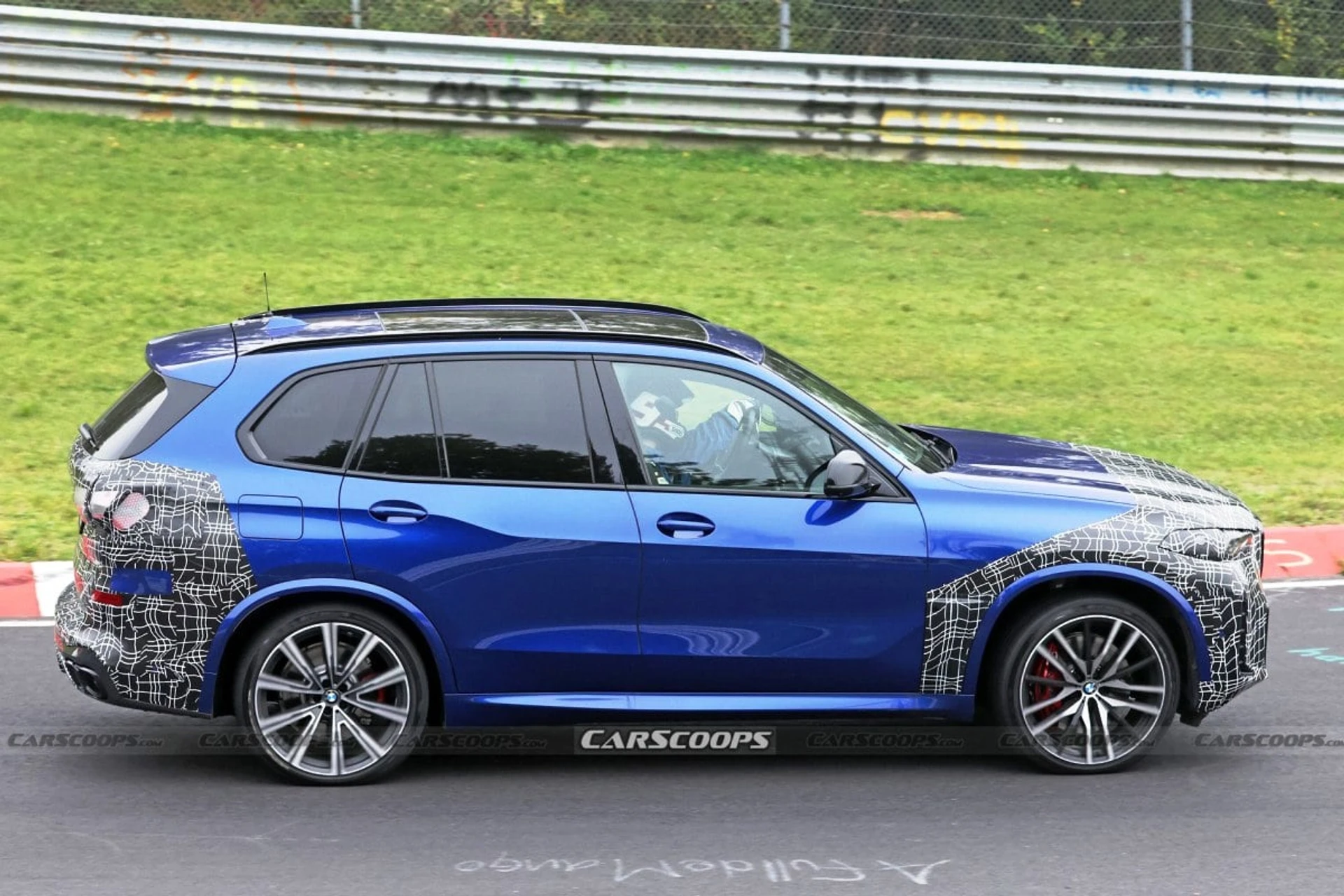 BMW X5 2024 side