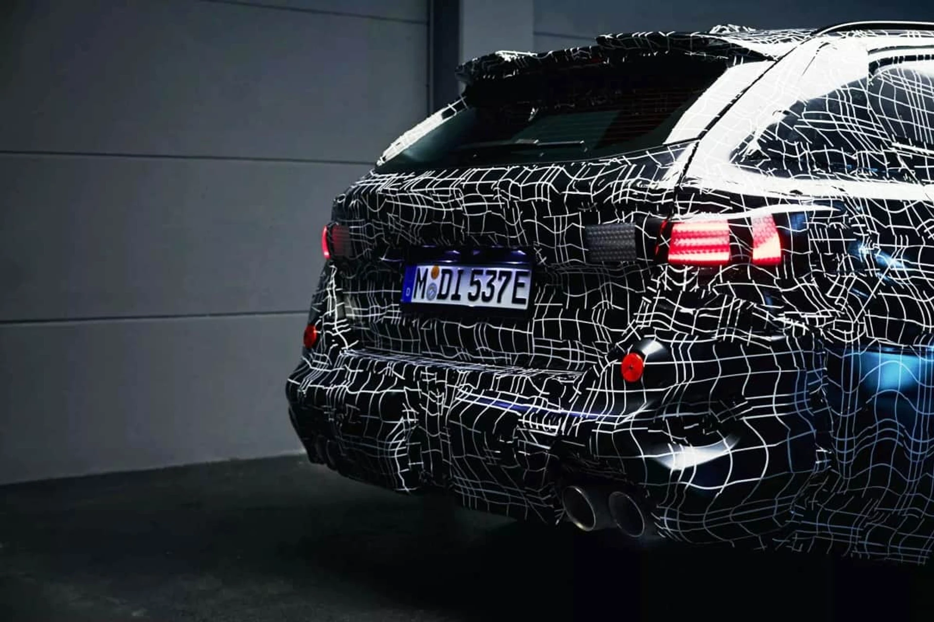 BMW M5 teaser