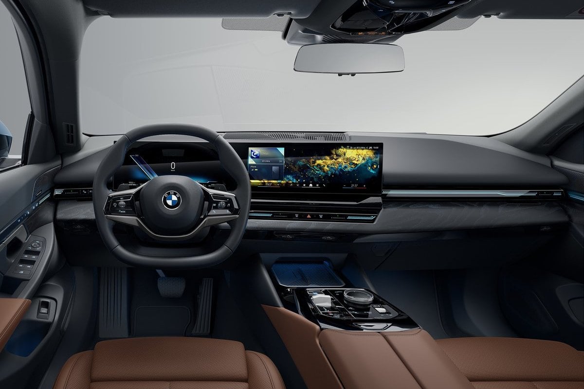 BMW 5 Touring inside