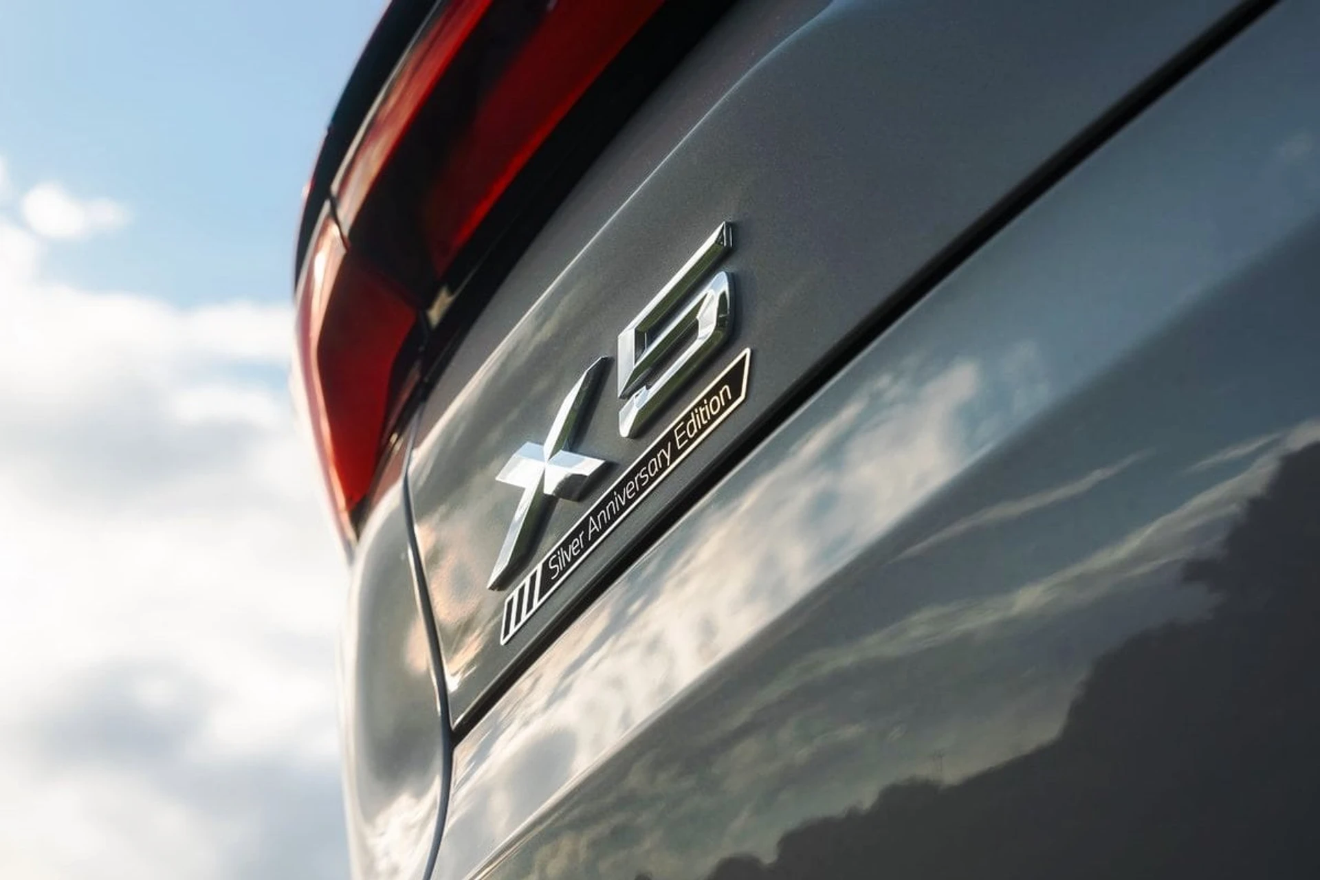 BMW X5 Silver Anniversary Edition logo