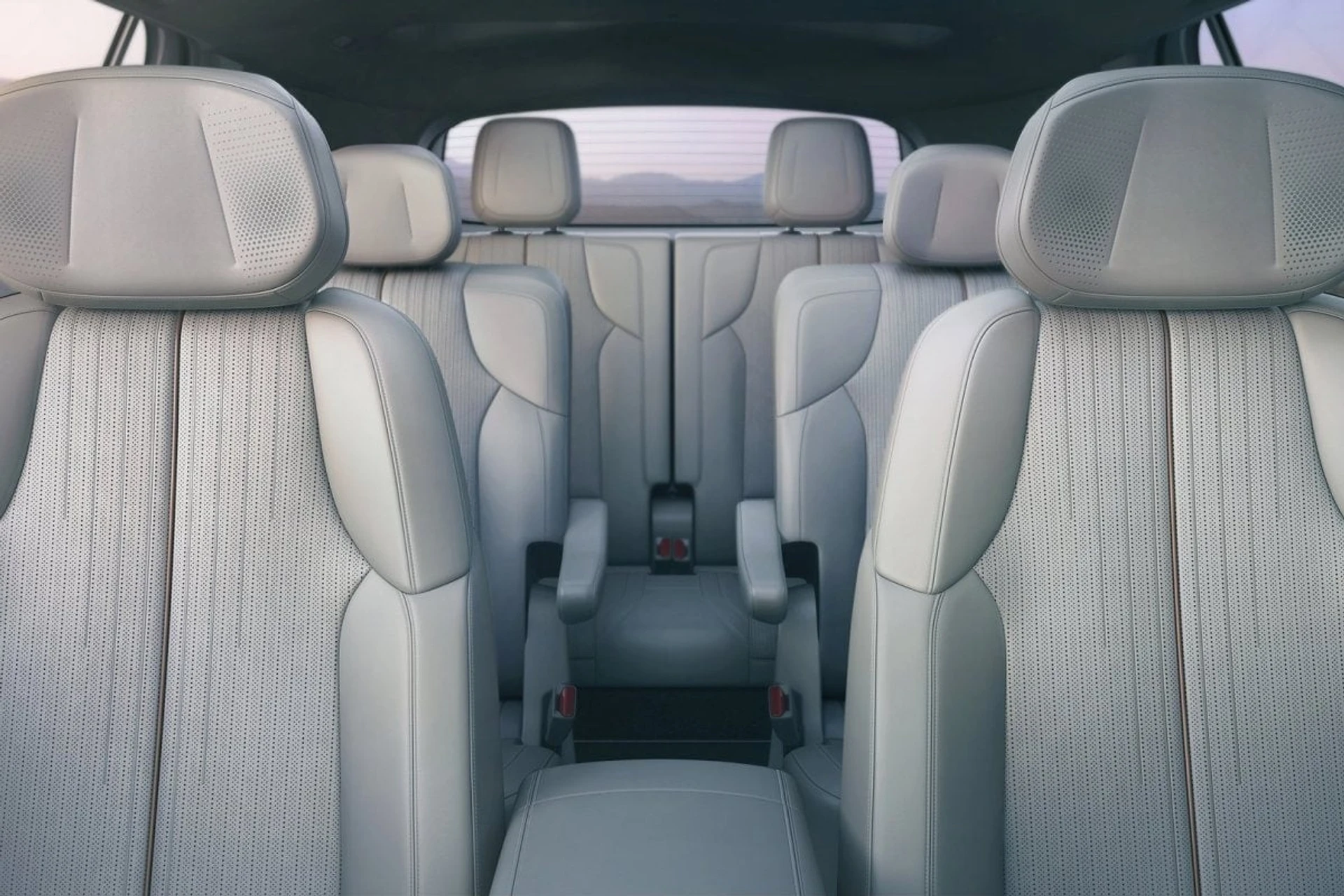 Cadillac Vistiq inside seats