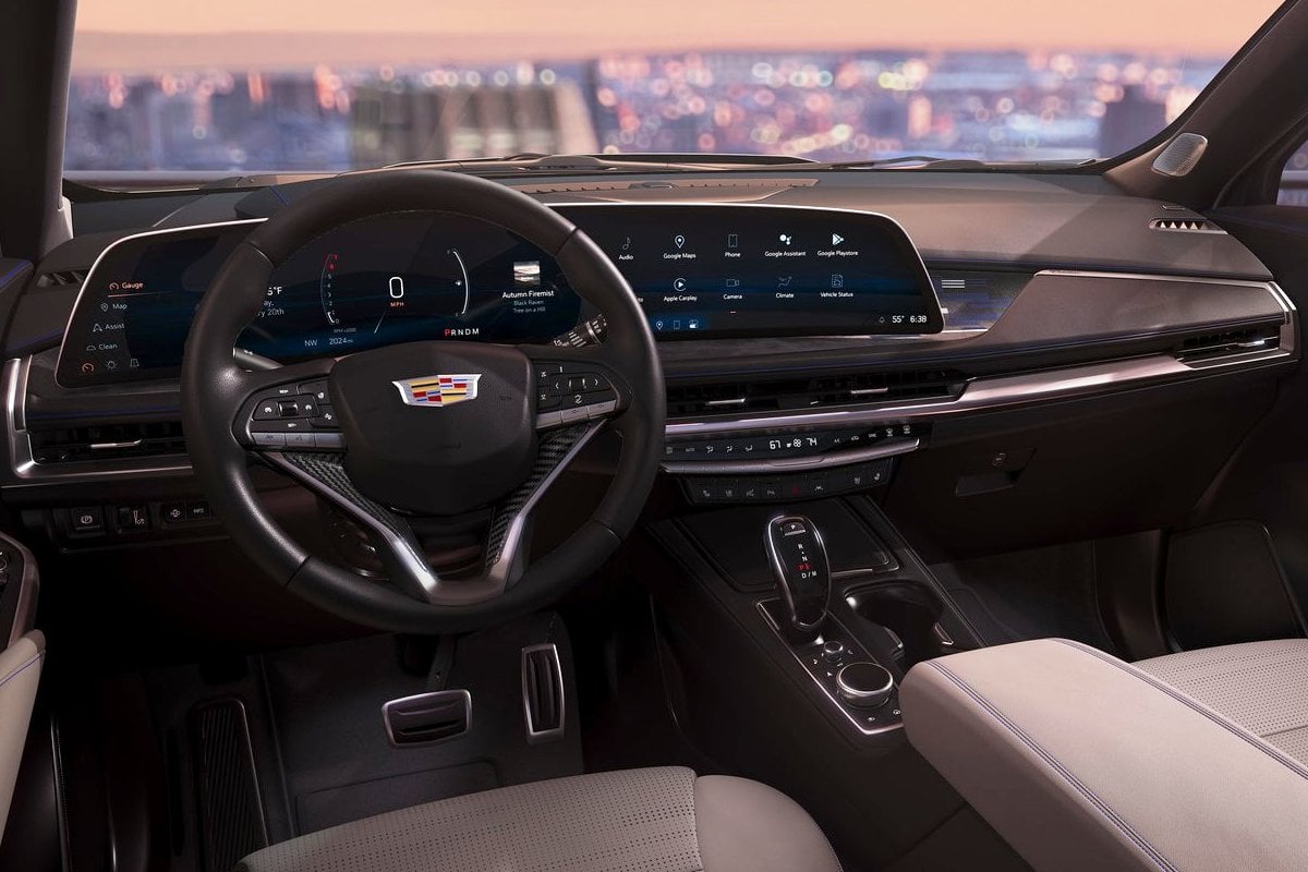 Cadillac XT4 inside