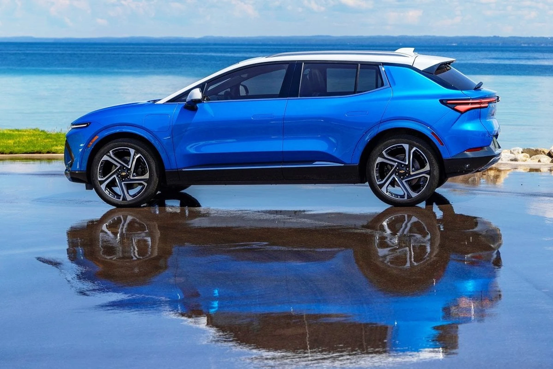 Chevrolet Equinox EV 4