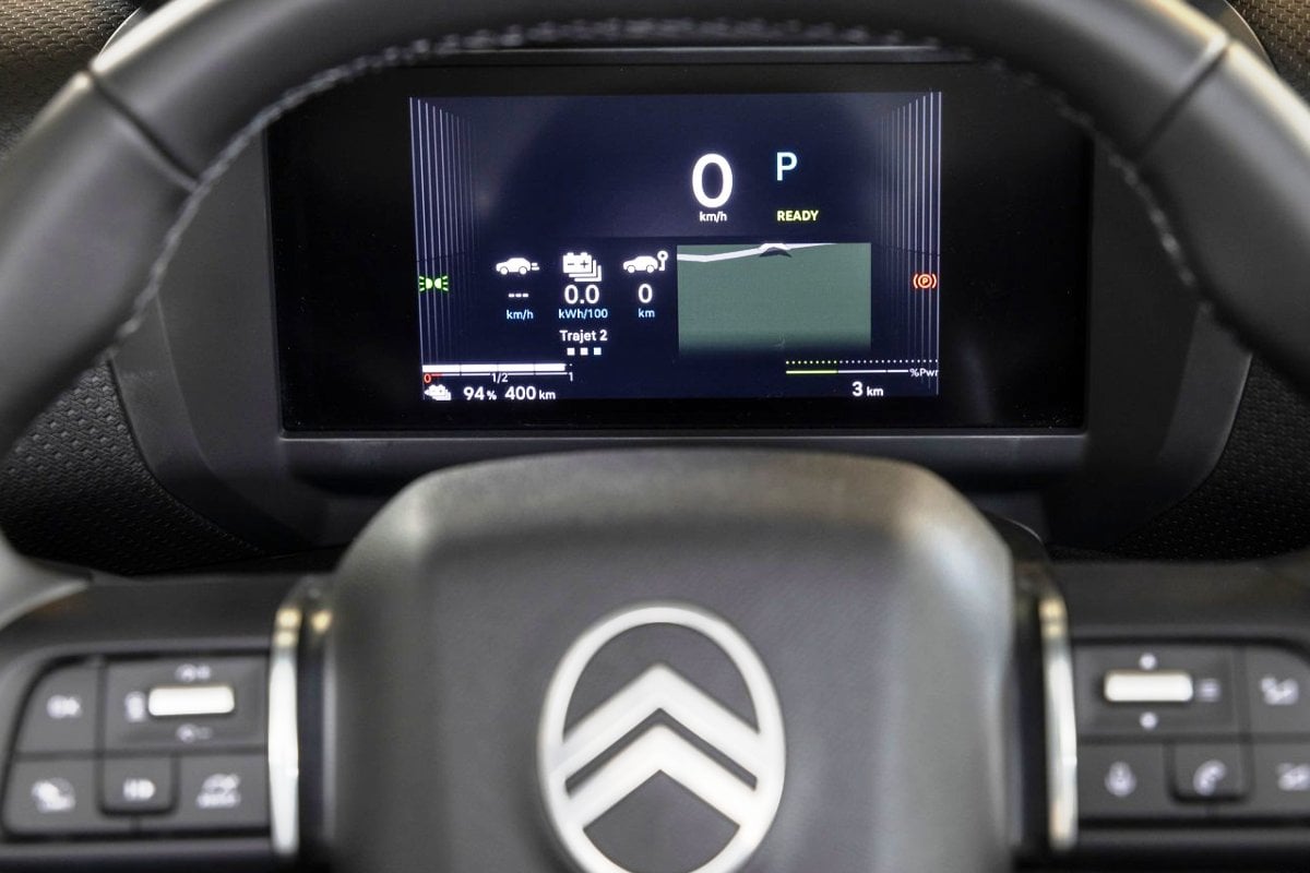 Citroen C4 inside display