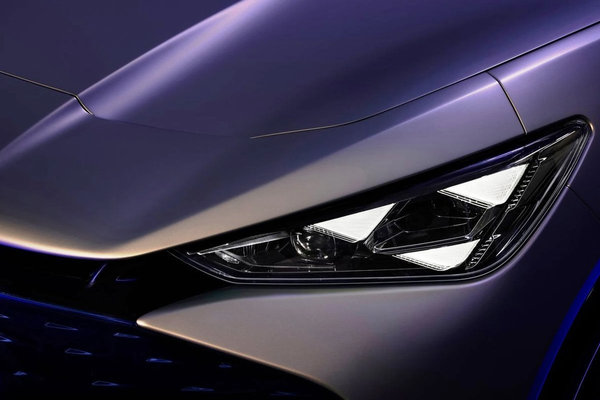 Cupra Tavascan 3