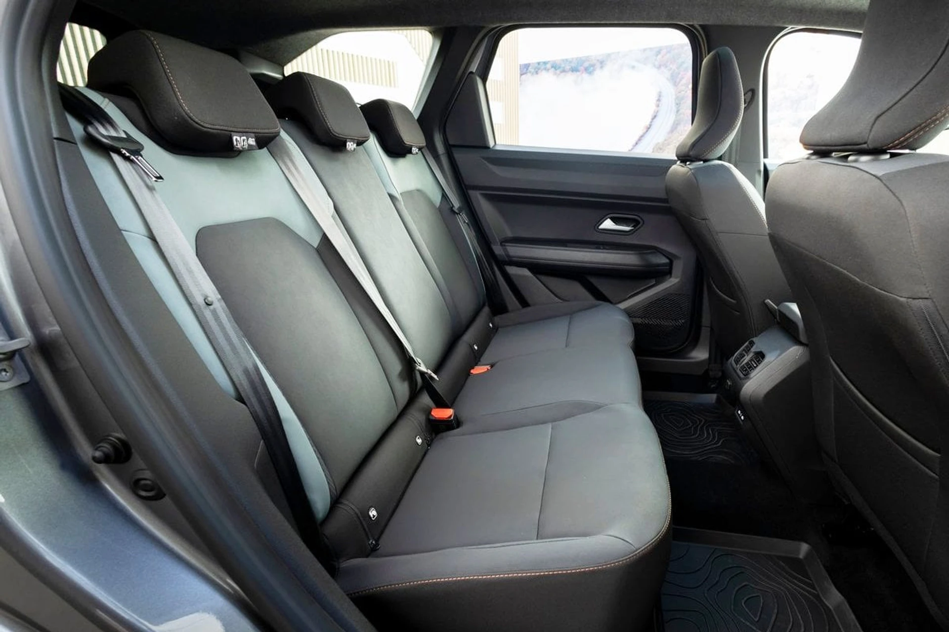 Dacia Bigster inside seats rear